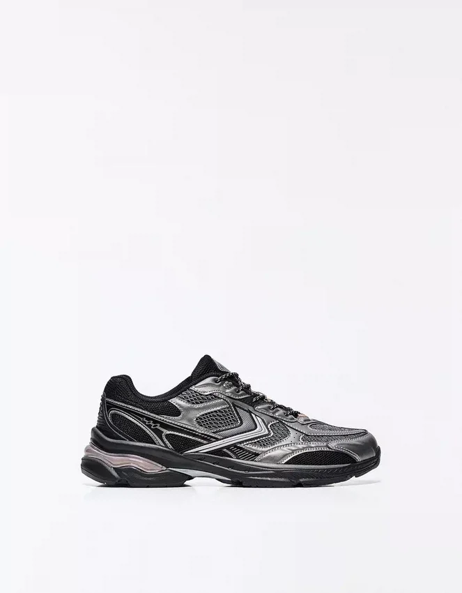 Asymmetric Sports Detail – Sneakers Asymmetric Sports Detail – Sneakers