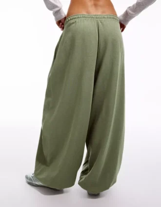 Balloon Fit Plush Trousers – Women