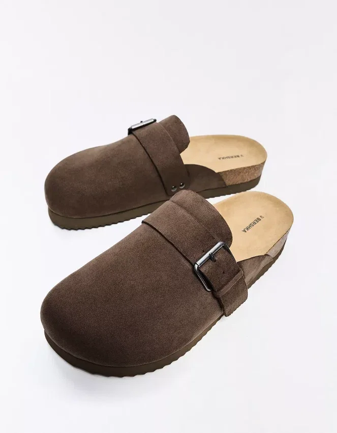 Clog with Buckle Detail – Men Clog with Buckle Detail – Men