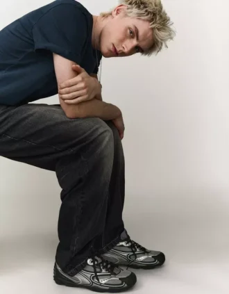 Fine Sole Sports Shoe – Sneakers