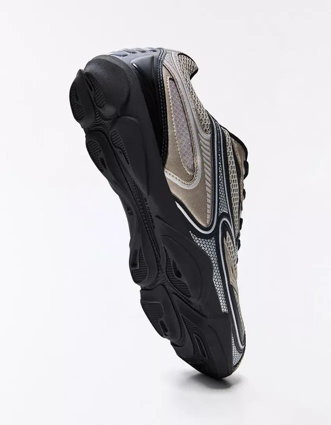 Fine Sole Sports Shoe – Sneakers Fine Sole Sports Shoe – Sneakers