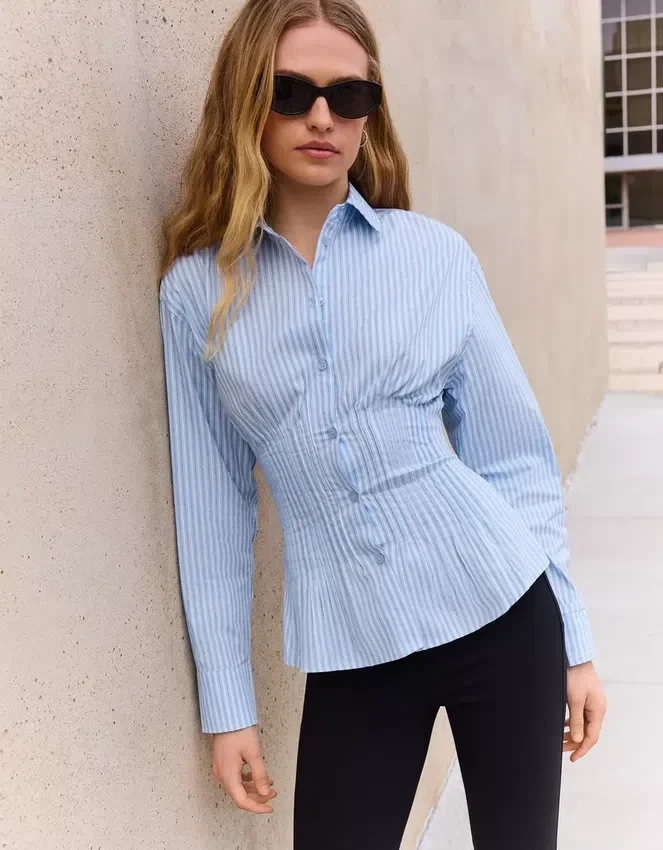 Fitted Shirt with Darts Fitted Shirt with Darts