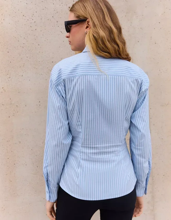 Fitted Shirt with Darts Fitted Shirt with Darts