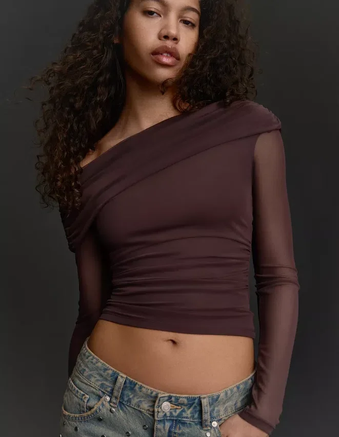 Long Sleeve Asymmetric Tulle T-Shirt Long Sleeve Asymmetric Tulle T-Shirt