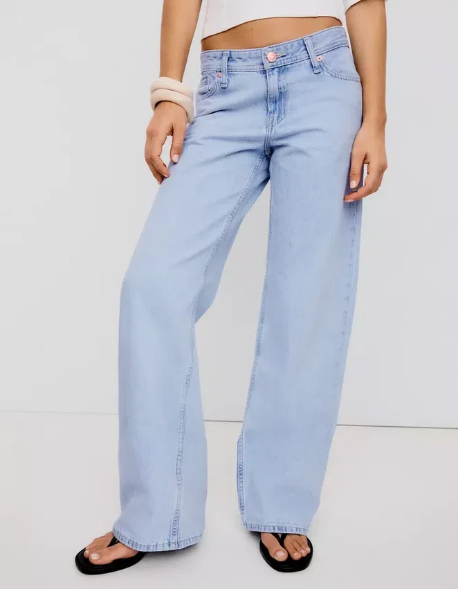 Low-Rise Straight-Leg Jeans – Pants Low-Rise Straight-Leg Jeans – Pants