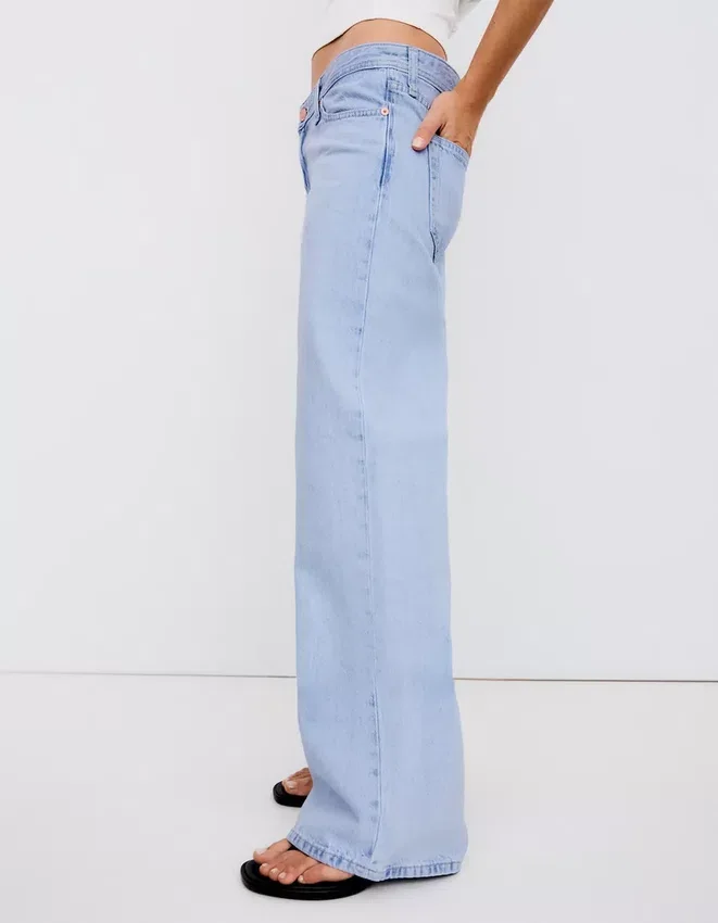 Low-Rise Straight-Leg Jeans – Pants Low-Rise Straight-Leg Jeans – Pants