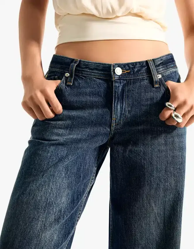 Low-Rise Straight-Leg Jeans – Pants Low-Rise Straight-Leg Jeans – Pants