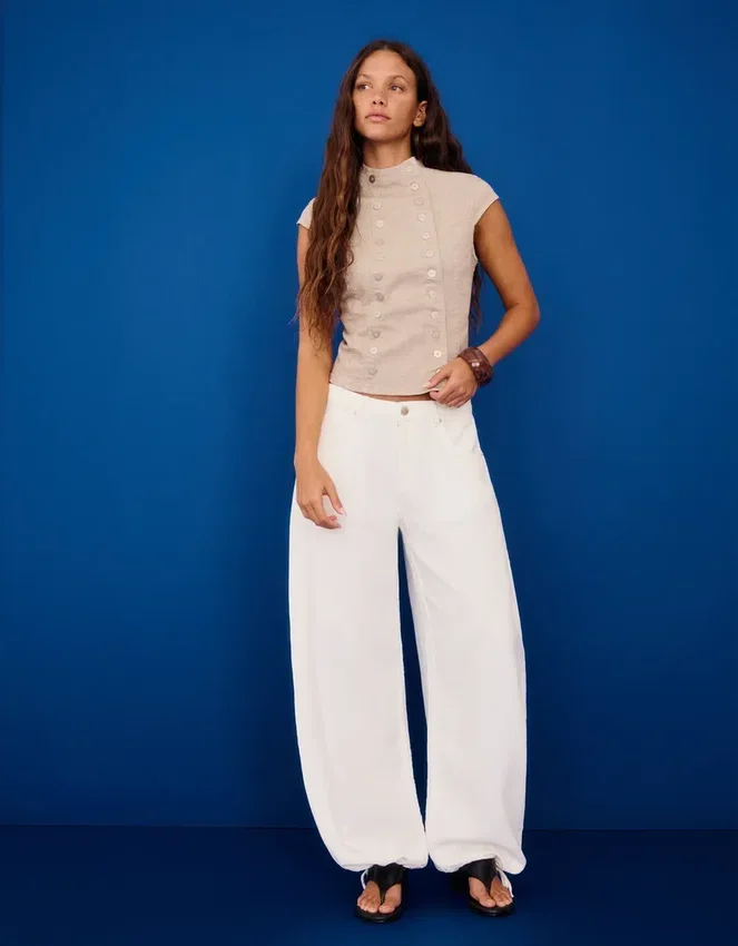 Low-Rise Wide Balloon Fit Jeans Low-Rise Wide Balloon Fit Jeans