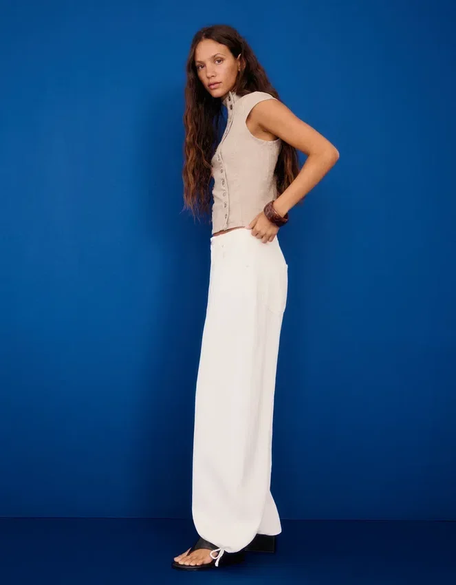 Low-Rise Wide Balloon Fit Jeans Low-Rise Wide Balloon Fit Jeans