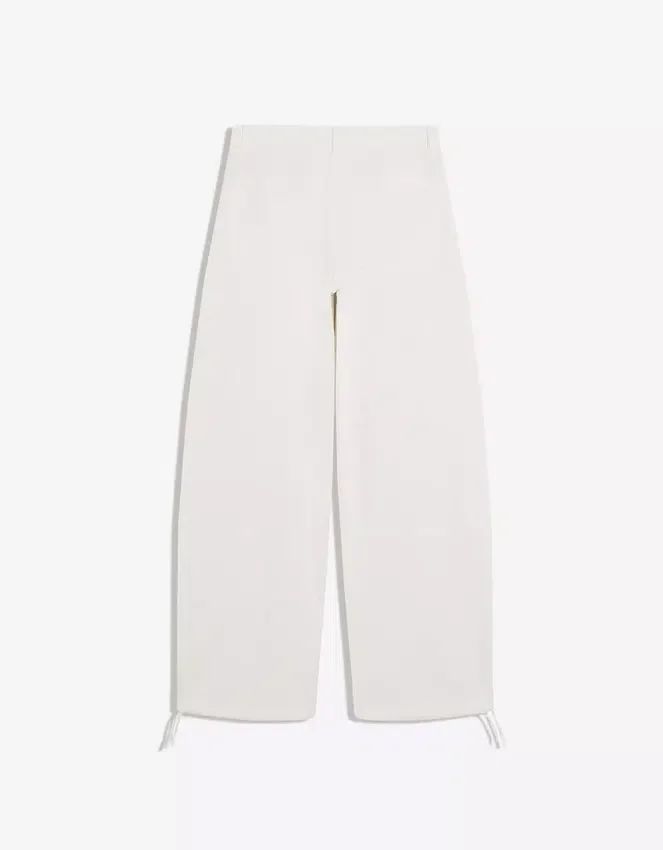 Low-Rise Wide Balloon Fit Jeans Low-Rise Wide Balloon Fit Jeans