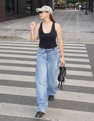 Low-Rise Wide-Leg Barrel Jeans with Front Buttons