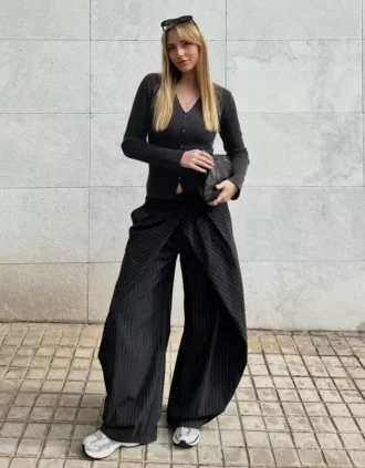 Pleated Trousers with Double Button