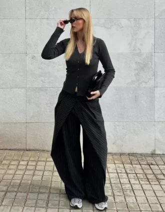 Pleated Trousers with Double Button