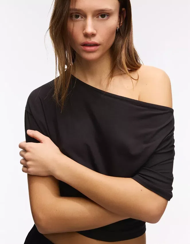 Short Sleeve Asymmetric T-Shirt – T-Shirts – Women Short Sleeve Asymmetric T-Shirt – T-Shirts – Women