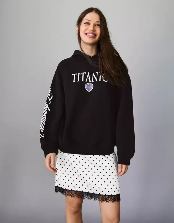 Titanic Print Hood Sweatshirt with Hood Titanic Print Hood Sweatshirt with Hood