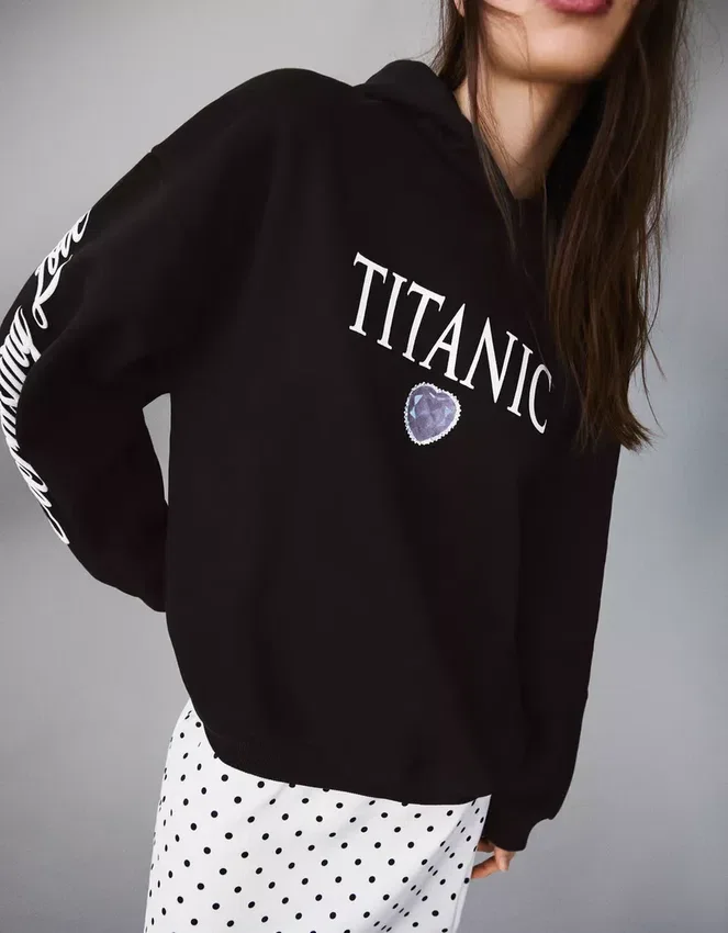 Titanic Print Hood Sweatshirt with Hood Titanic Print Hood Sweatshirt with Hood