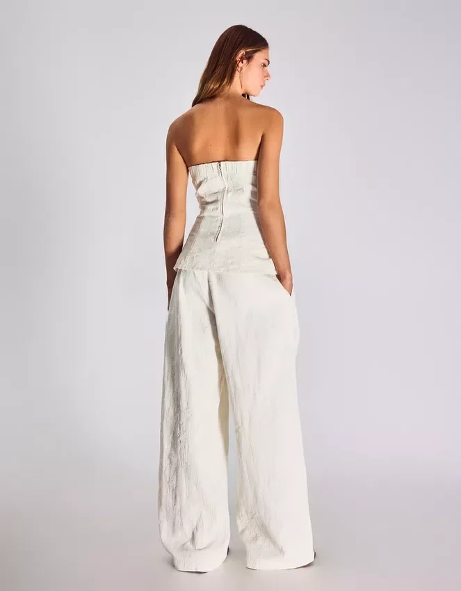 Wide-Leg Low-Rise Darted Jeans Wide-Leg Low-Rise Darted Jeans