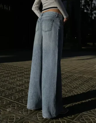 Wide-Leg Low-Rise Jeans – Pants